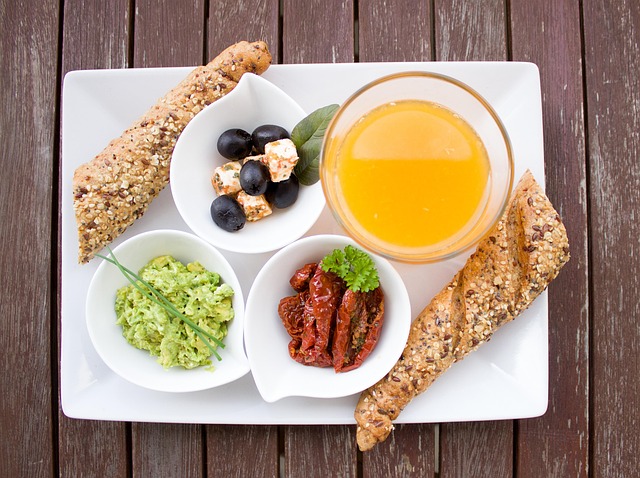 Nutrition, Food and the Practice of Healthy Living